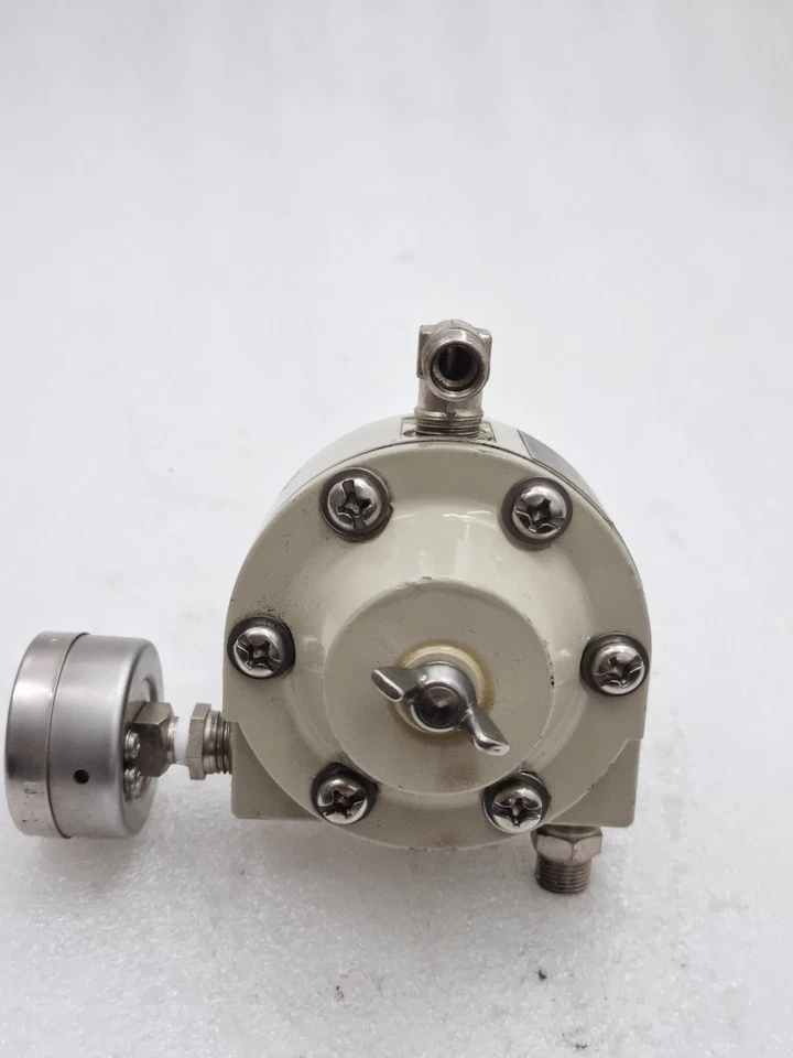 YAMATAKE KZ03-1A AIR REGULATOR IN. MAX. 970kPa OUT. 140kPa Made In Japan